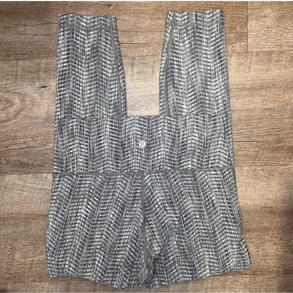 Lululemon • Wunder Under Hi-Rise Tight *Luon Arrow Jacquard 26.5” Size 8 - Picture 2 of 8